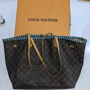 Louis Vuitton revamped Neverfull GM. Authentic.